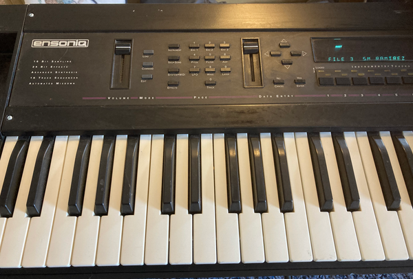 Ensoniq EPS 16-PLUS Keyboard Sampler