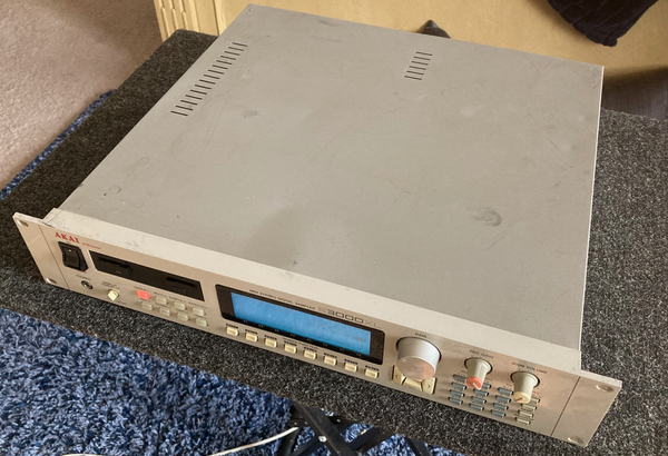 Akai S3000XL Rack Sampler – SamplerZone.com