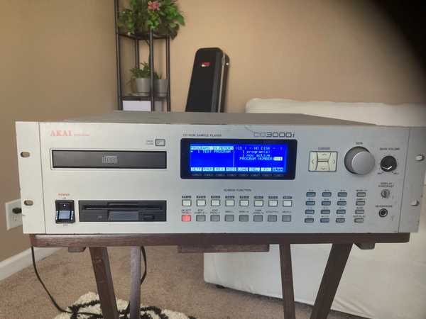Akai CD3000i Rack Sampler (non-working CD player) – SamplerZone.com